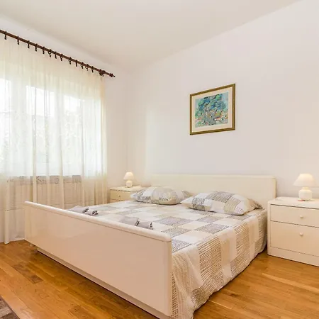 Apartment Jere Pula