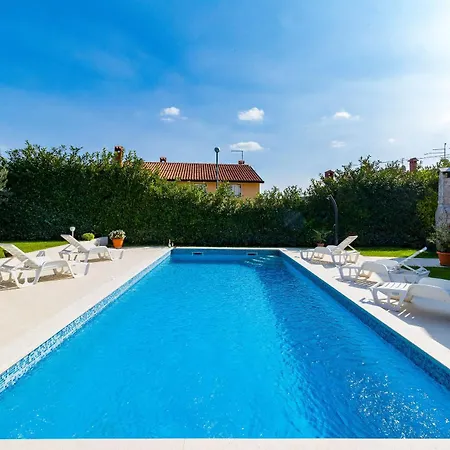 Jere Апартаменти *